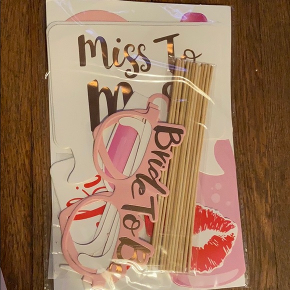 Engagement Pack - Picture 3 of 7